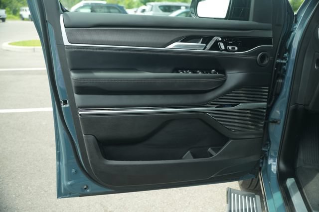 New 2026 Jeep Grand Wagoneer L Summit AWD/4WD image 13
