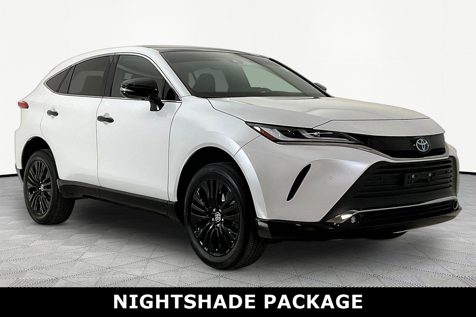 Used 2023 Toyota Venza Nightshade AWD/4WD image 3