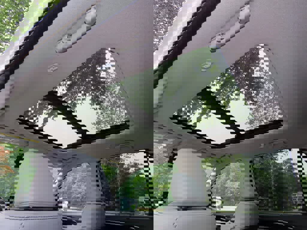 New 2025 Honda Pilot Touring image 16