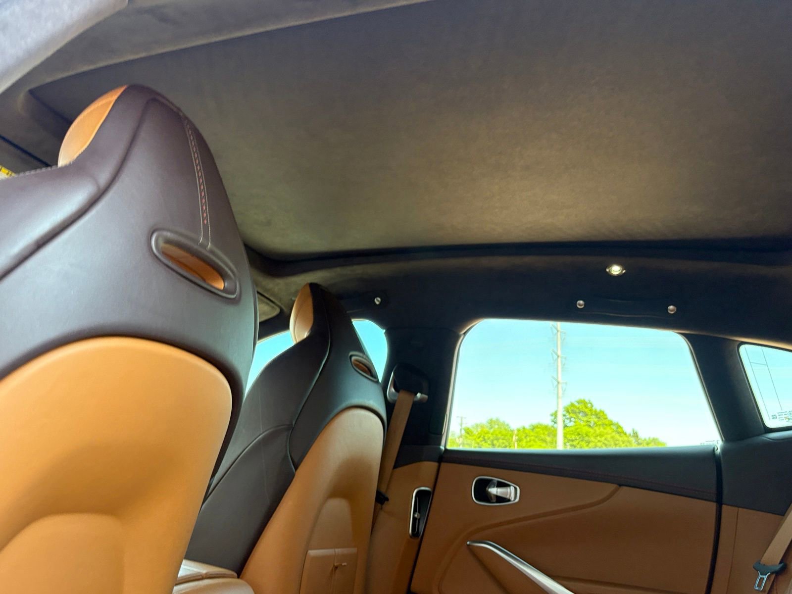 Used 2021 Aston Martin DBX image 41