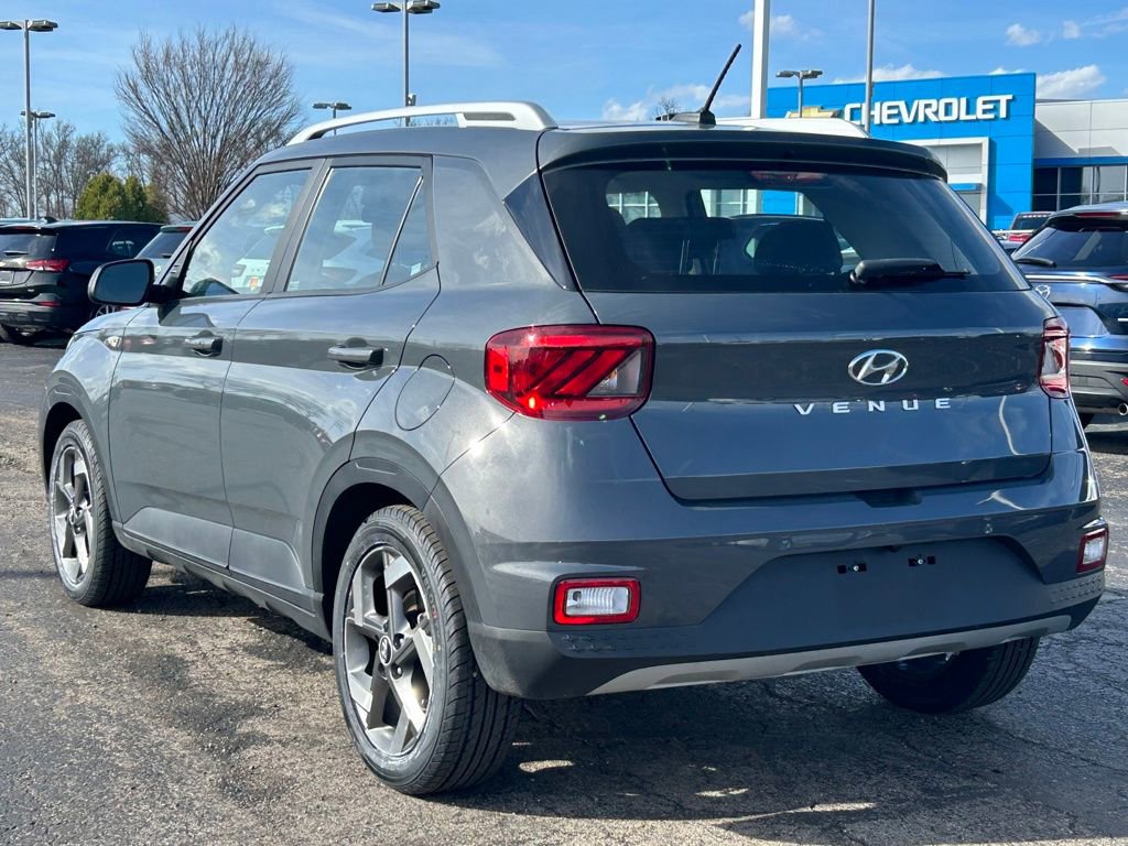 Used 2024 Hyundai Venue SEL image 5