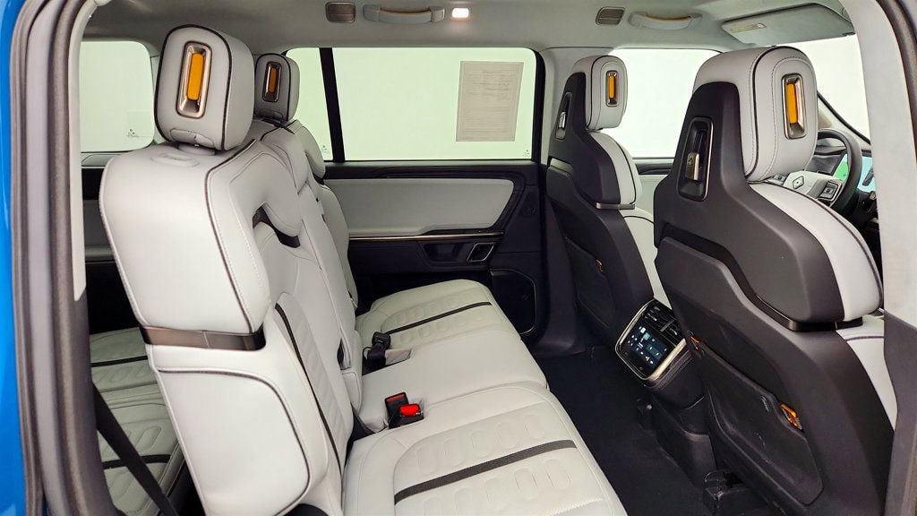 Used 2024 Rivian R1S Adventure AWD/4WD image 25