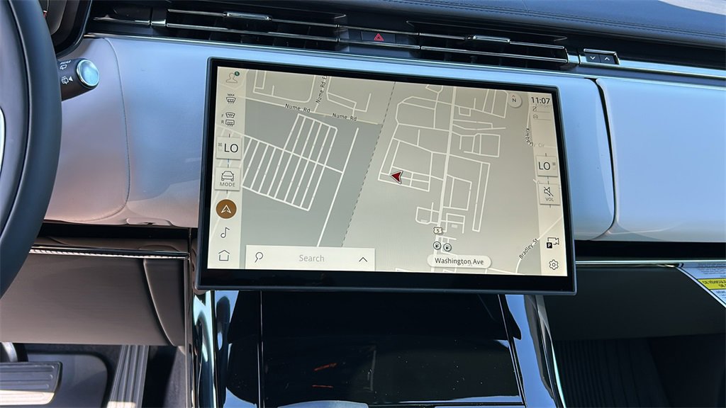New 2025 Land Rover Range Rover Sport SE image 15
