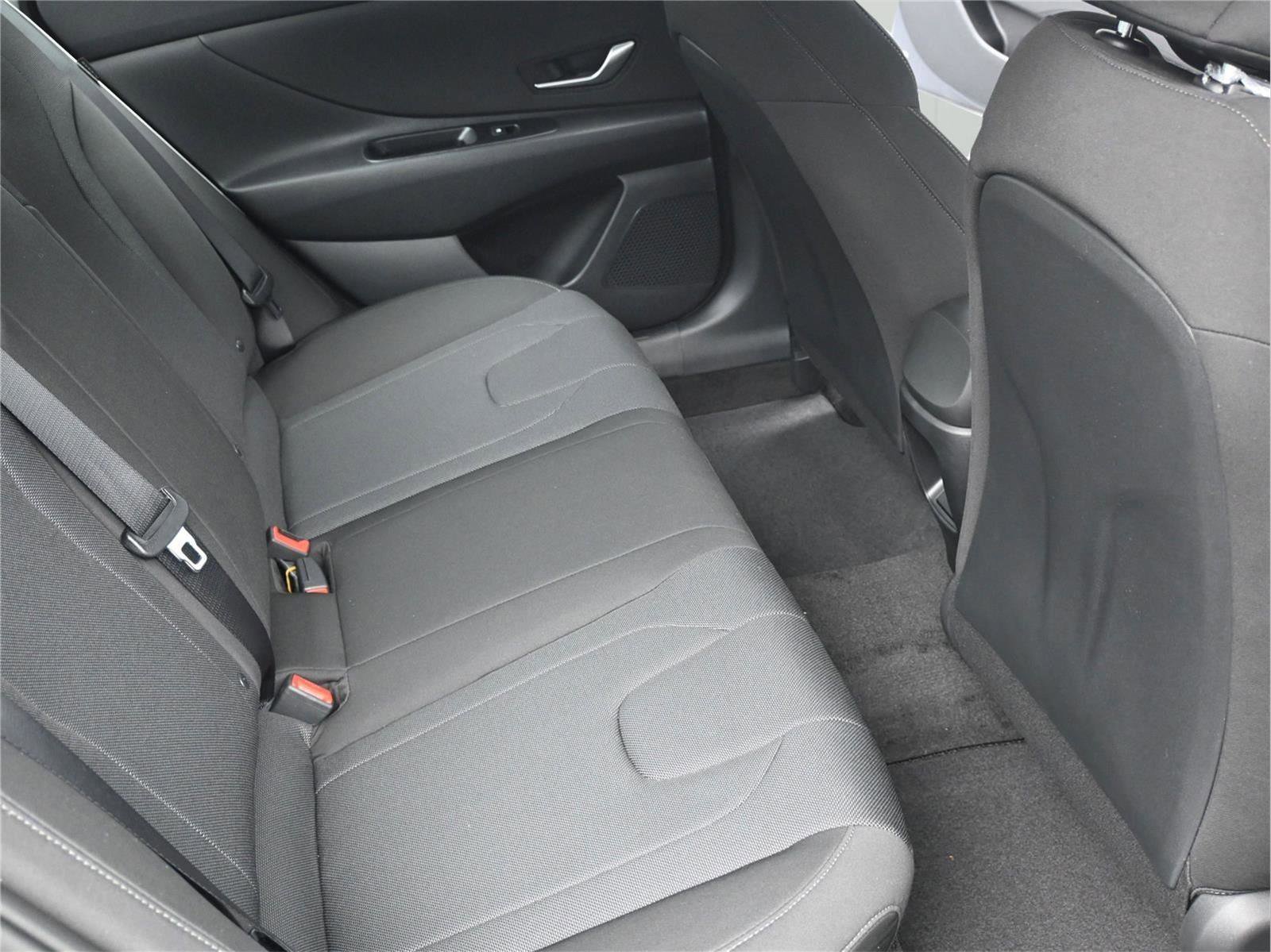 New 2026 Hyundai Elantra SE image 8