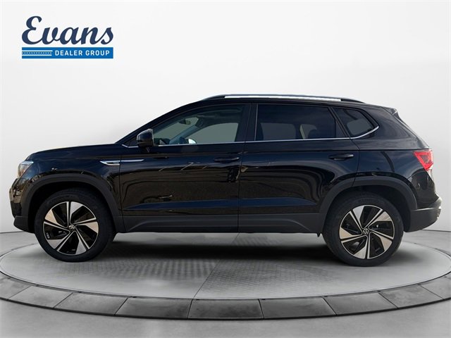 Certified 2024 Volkswagen Taos SE w/ Panoramic Sunroof Package image 2