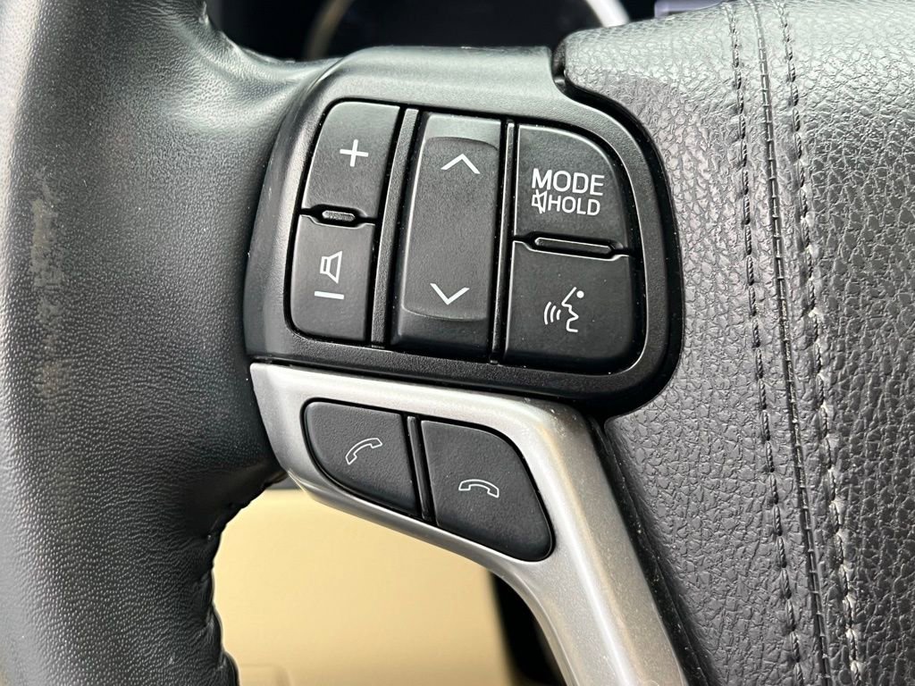 Used 2019 Toyota Highlander XLE image 20