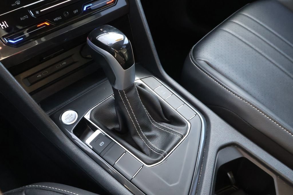 Used 2024 Volkswagen Tiguan Wolfsburg Edition image 20