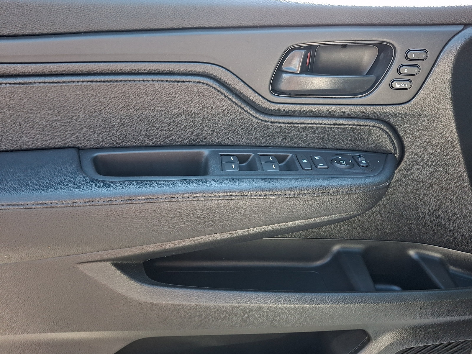 Certified 2024 Honda Odyssey Sport image 11