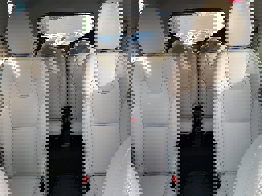 Used 2025 Volvo XC90 B6 Ultra w/ Protection Package Premier image 19