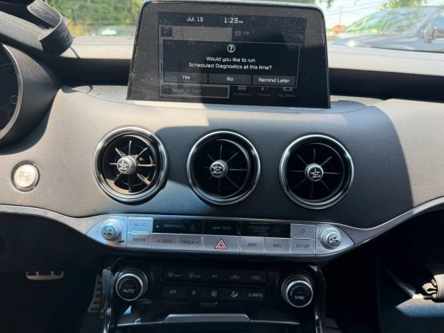 Used 2018 Kia Stinger GT2 image 21