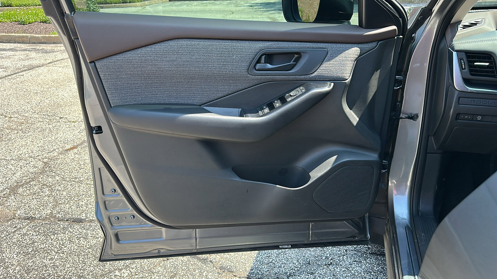 Certified 2023 Nissan Rogue S image 12