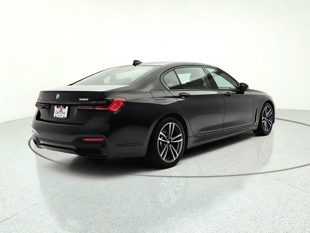 Used 2022 BMW 740i xDrive w/ M Sport Package AWD/4WD image 7