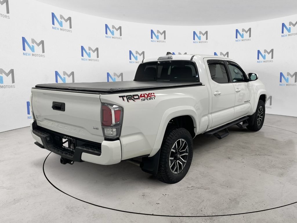 Used 2022 Toyota Tacoma TRD Sport AWD/4WD image 4