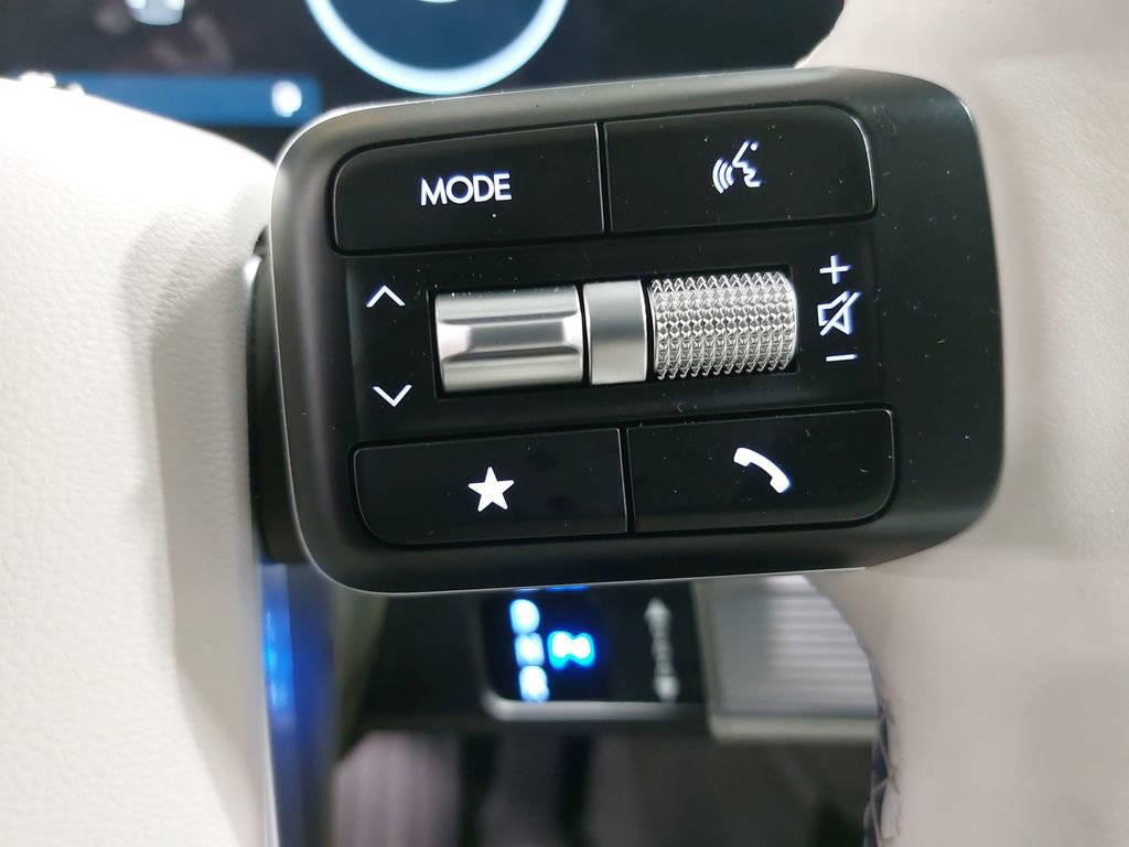 Certified 2025 Hyundai Santa Fe Calligraphy image 18