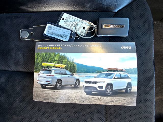 Certified 2023 Jeep Grand Cherokee L Laredo image 35