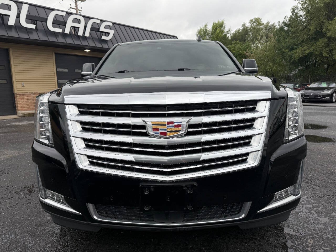 Used 2016 Cadillac Escalade ESV Platinum AWD/4WD image 2