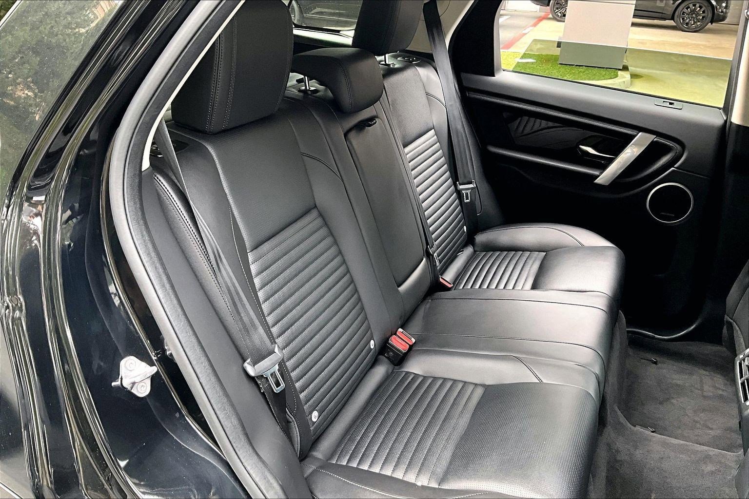 Used 2024 Land Rover Discovery Sport S image 29