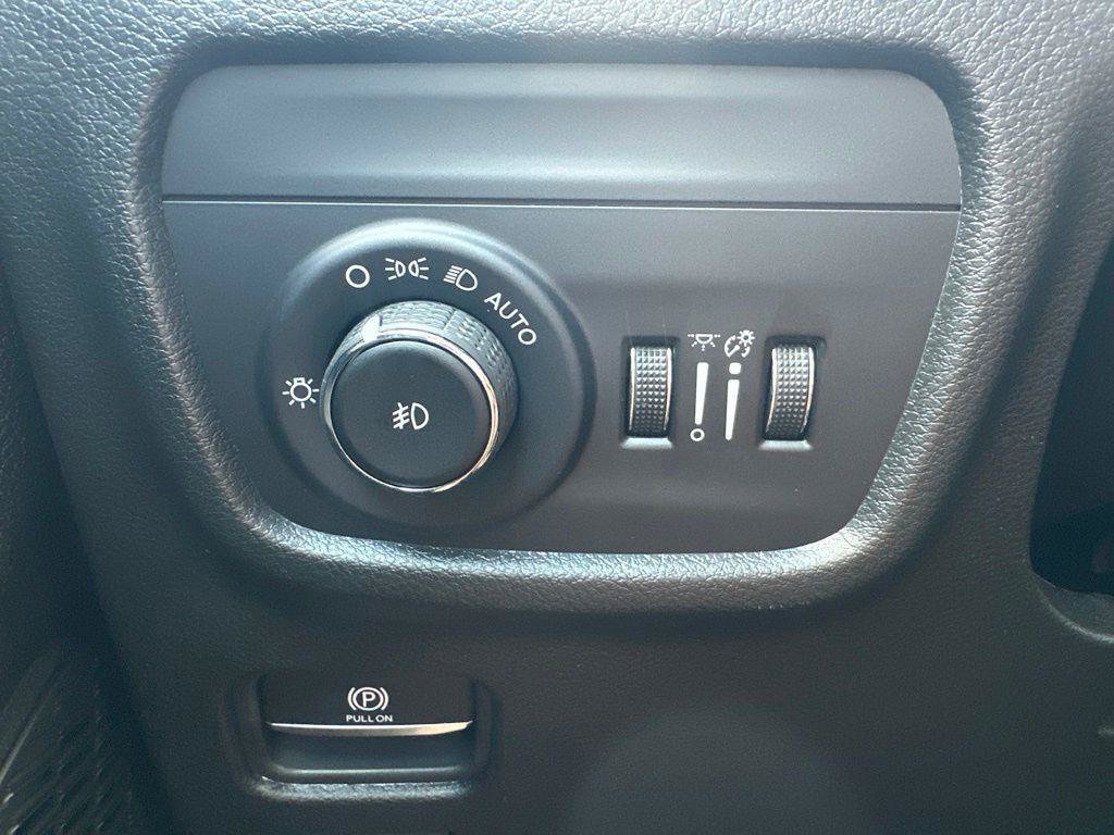 New 2026 Jeep Grand Cherokee Limited w/ Limited Altitude Package RWD image 47