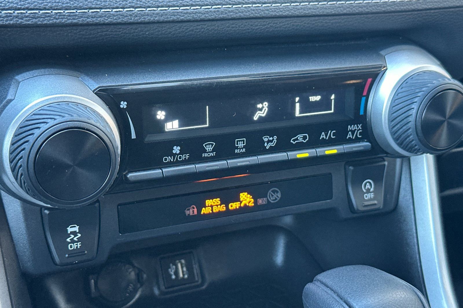 Used 2024 Toyota RAV4 LE image 18