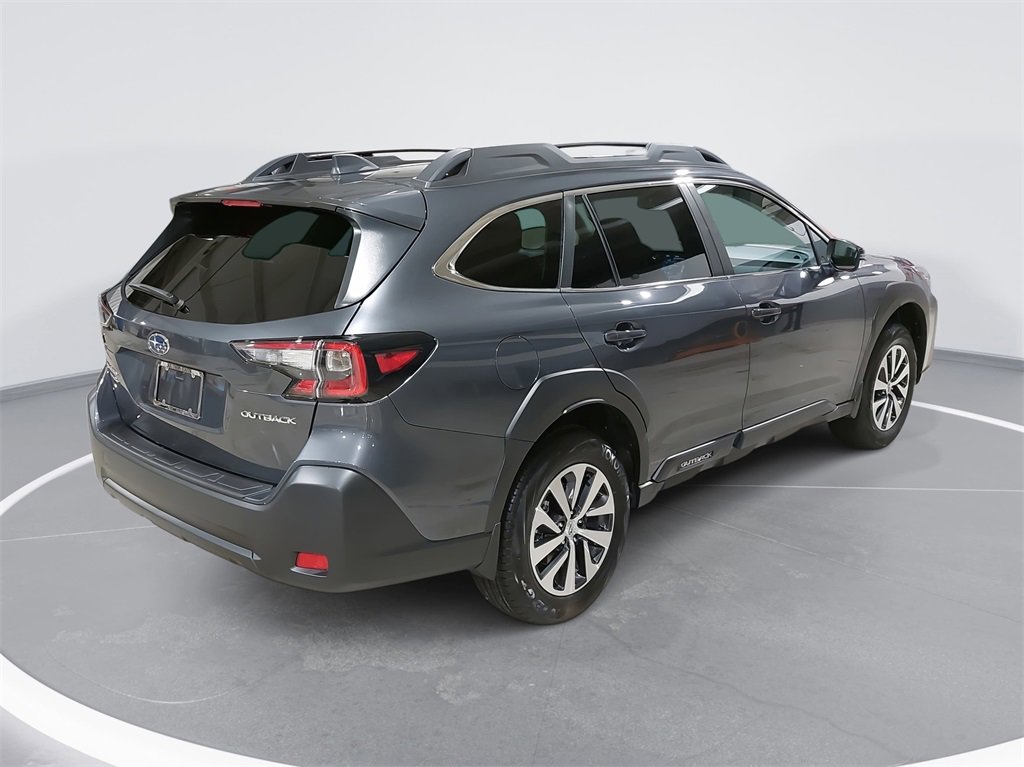 Used 2025 Subaru Outback Premium w/ Popular Package #1A image 5