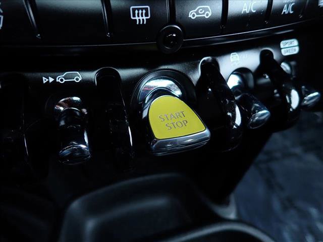 Used 2024 MINI Cooper SE FWD image 22