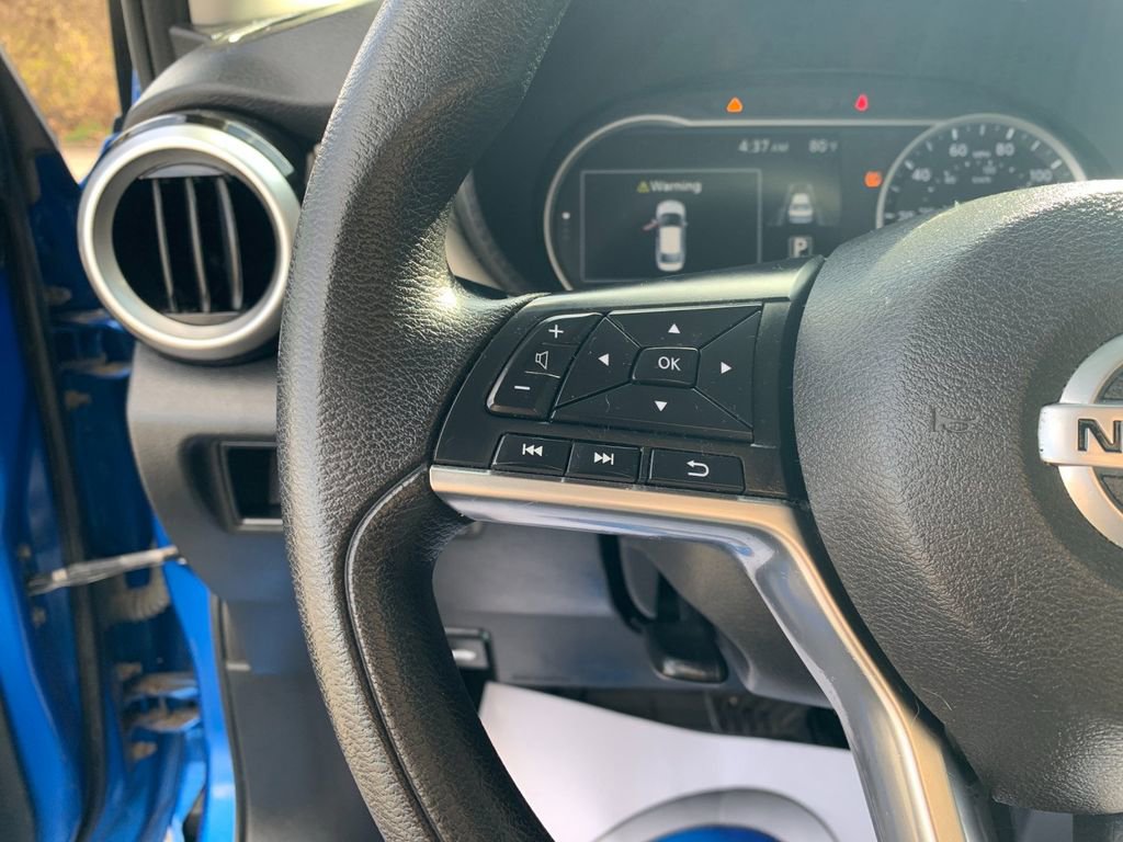 Used 2020 Nissan Versa SV image 27