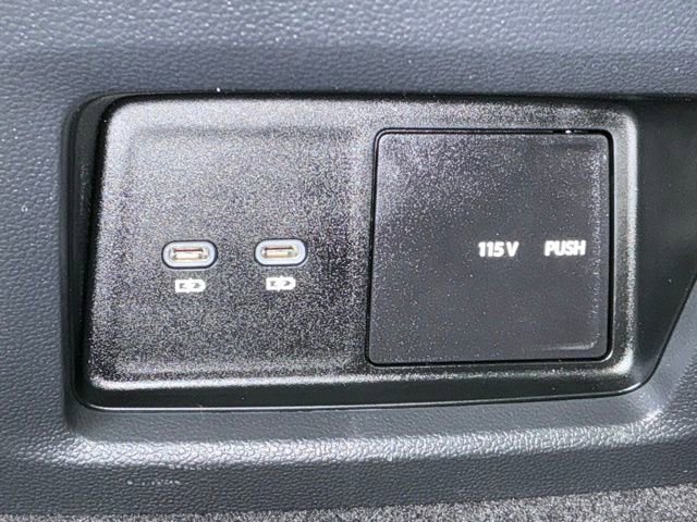 Certified 2025 Volkswagen Atlas Cross Sport SE image 17