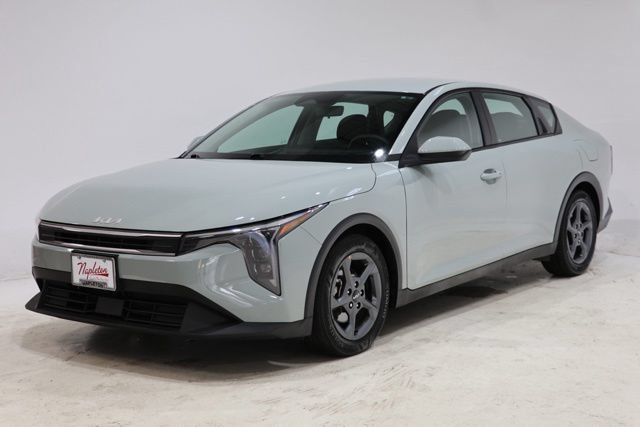 Used 2025 Kia K4 FWD image 3