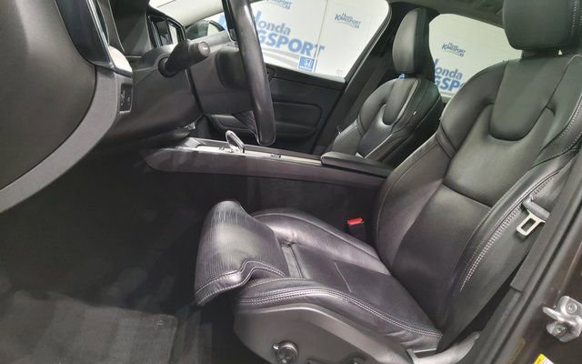 Used 2022 Volvo XC60 B5 Inscription w/ Advanced Package image 45