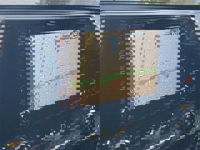 Used 2020 Toyota Highlander XLE image 25