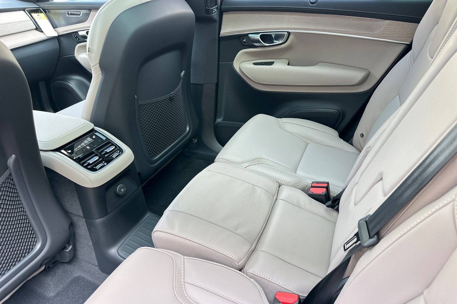 New 2026 Volvo XC90 T8 Ultra image 12