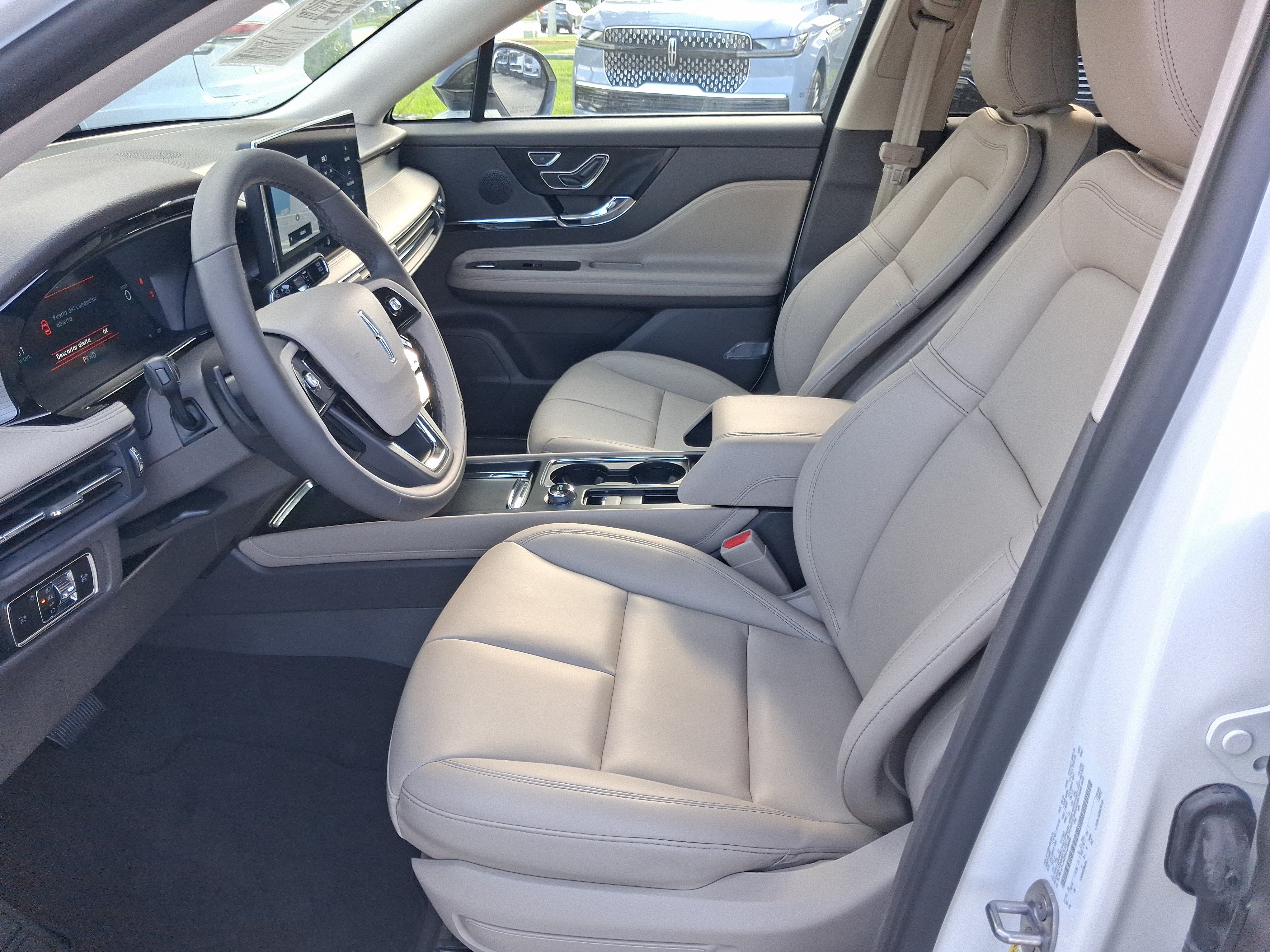 Certified 2024 Lincoln Corsair FWD image 12
