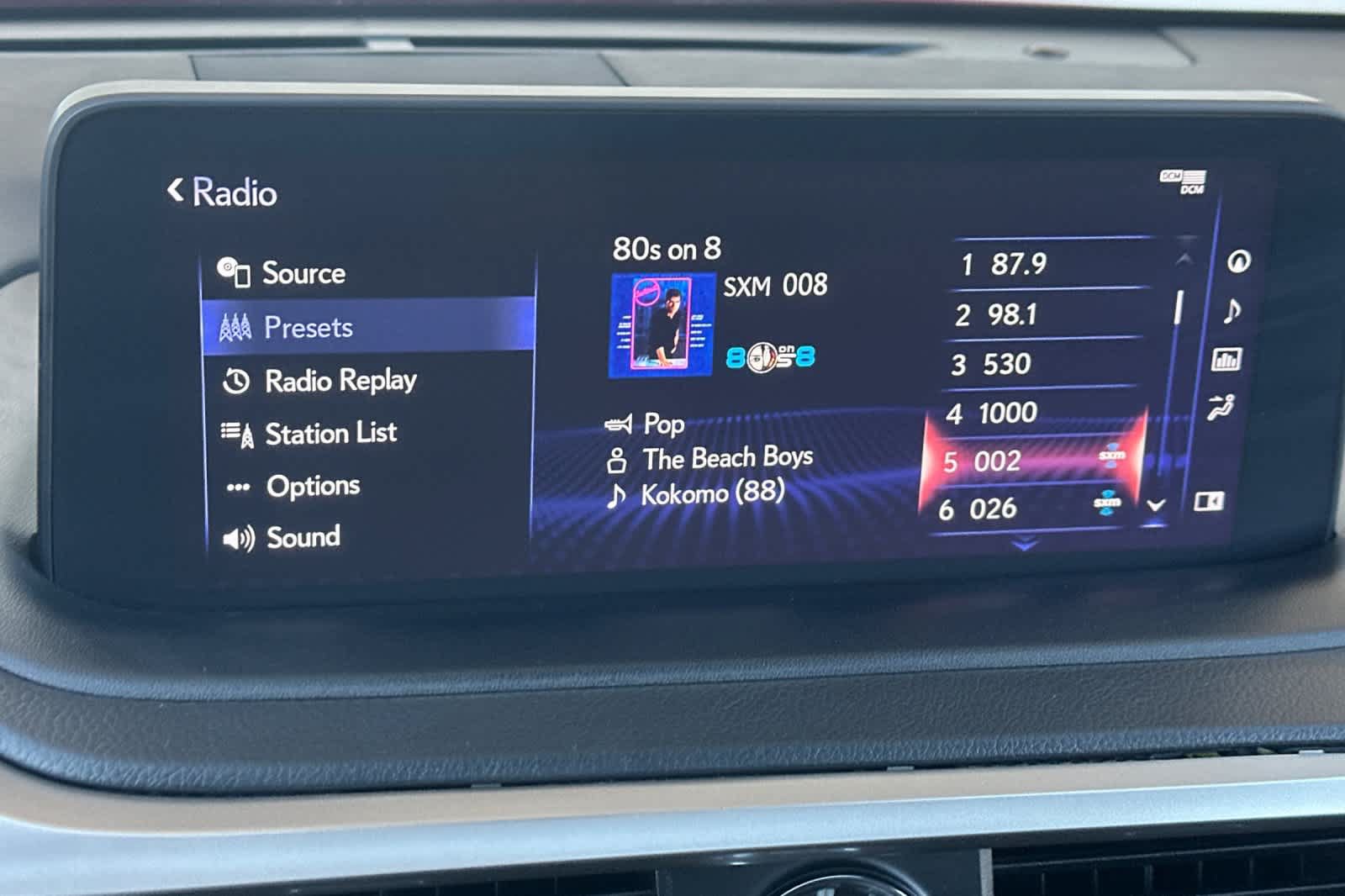 Used 2022 Lexus RX 450h AWD w/ Luxury Package image 18