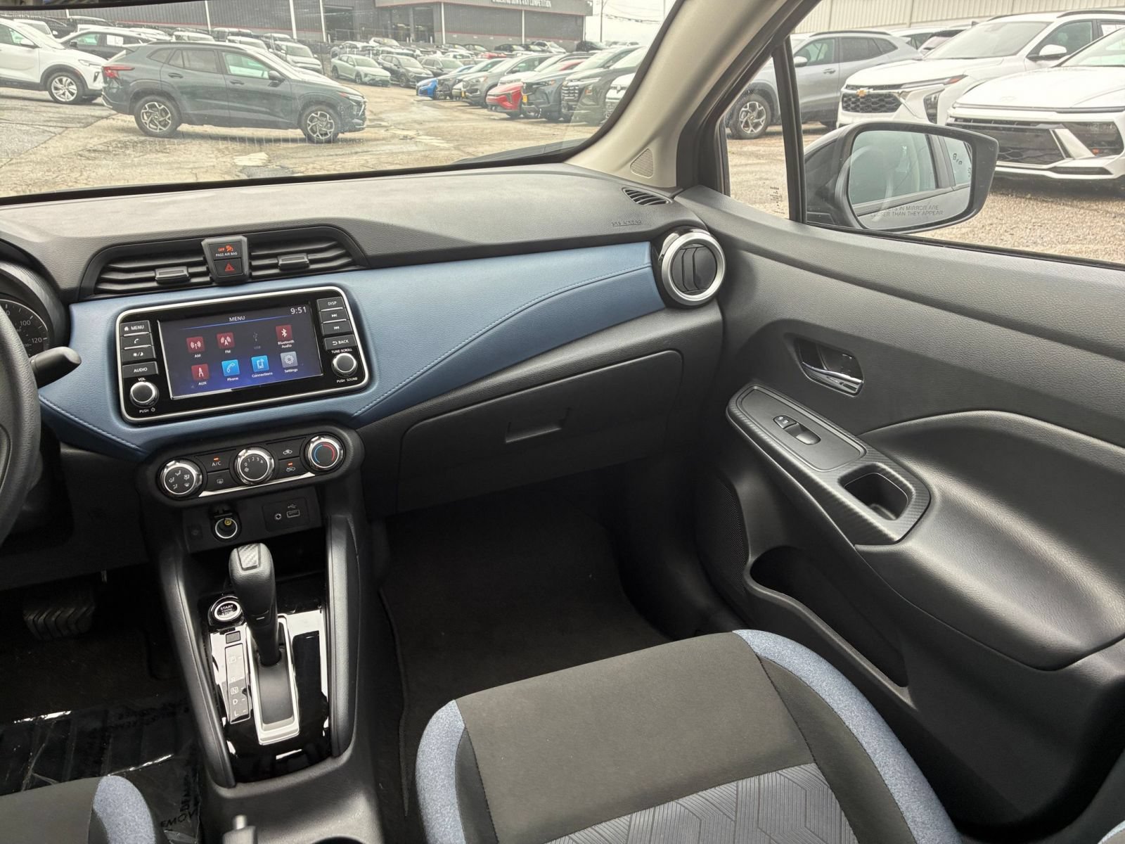 Used 2025 Nissan Versa SV FWD image 30