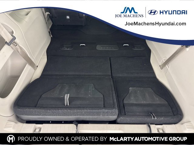 Used 2024 Chrysler Pacifica Touring-L image 31