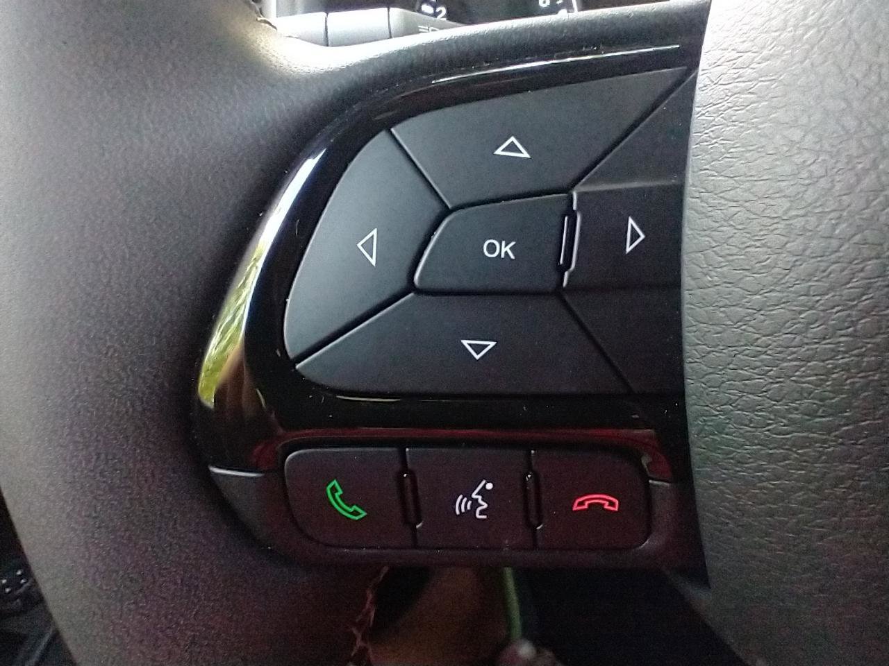 Used 2021 Jeep Renegade Latitude FWD image 25