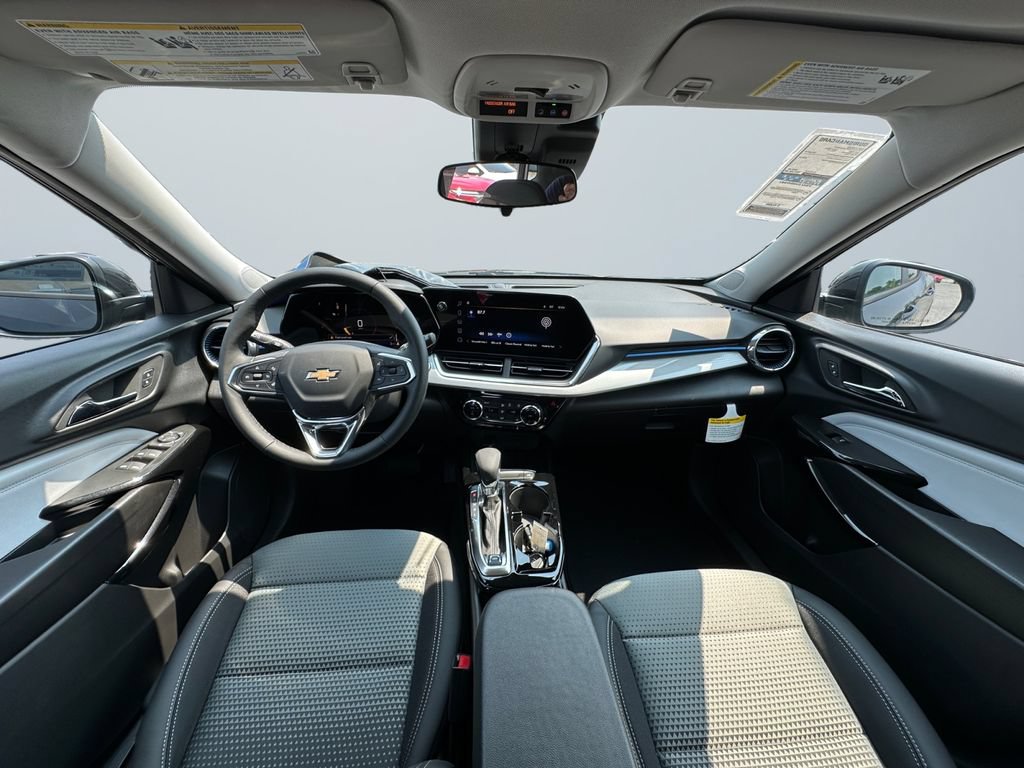 New 2026 Chevrolet Trax LT w/ LT Convenience Package FWD image 10