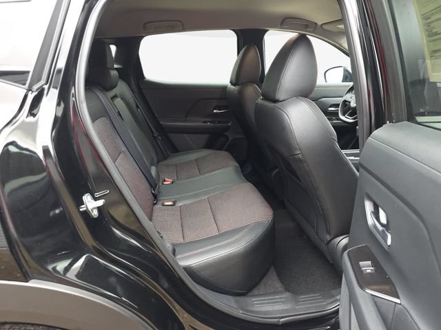 Used 2026 Nissan Kicks SR FWD image 36