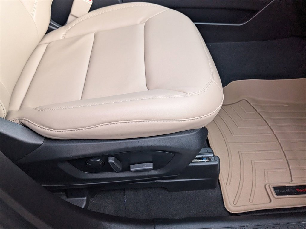 Used 2022 Ford Explorer XLT w/ Equipment Group 202A image 30