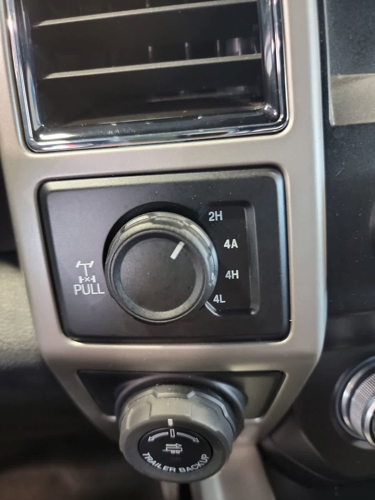 Used 2020 Ford F150 Lariat w/ Equipment Group 502A Luxury AWD/4WD image 28