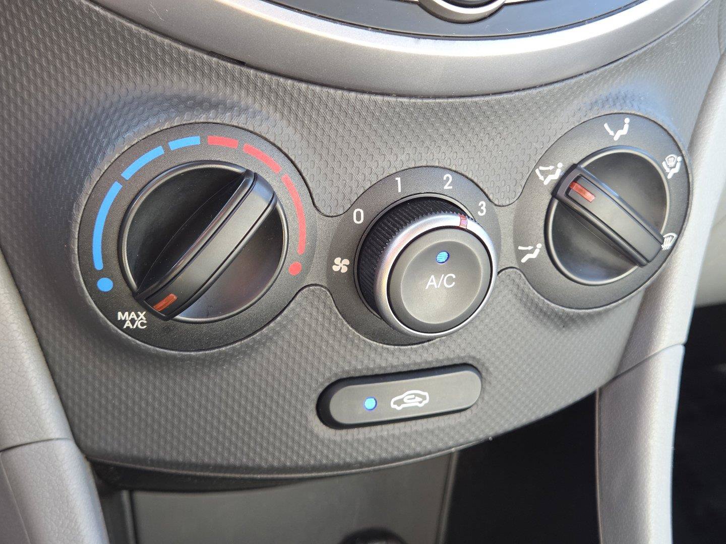 Used 2015 Hyundai Accent GLS FWD image 22