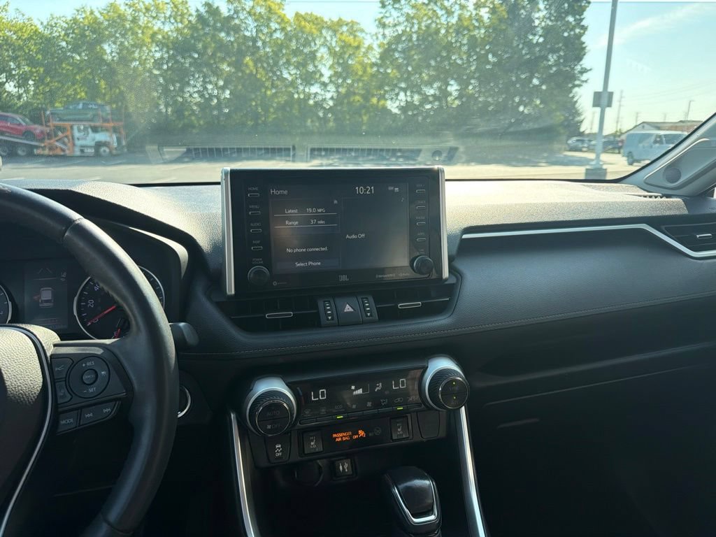 Used 2019 Toyota RAV4 XLE Premium w/ Cold Weather Package AWD/4WD image 15