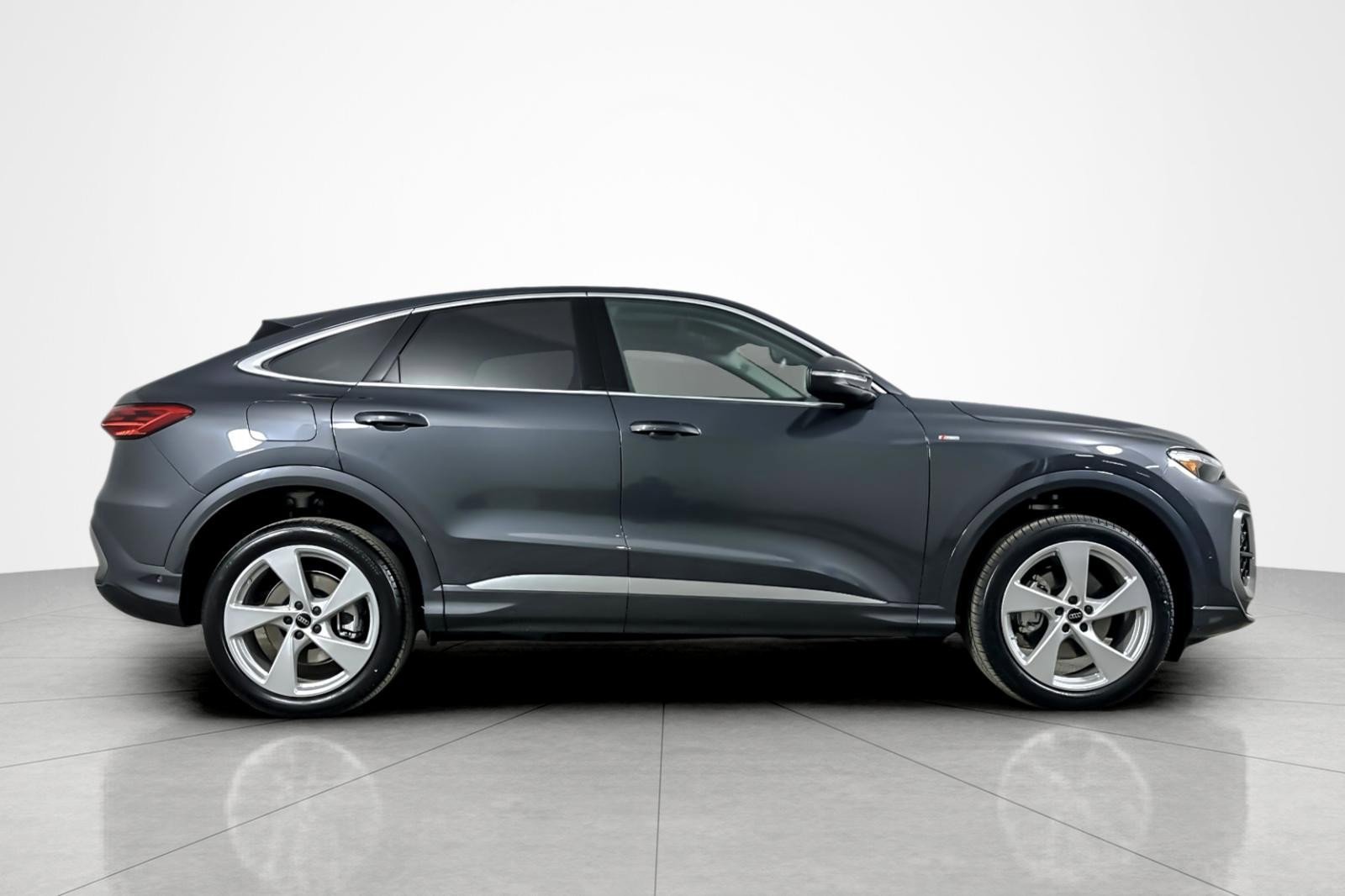 New 2026 Audi Q5 Premium Plus AWD/4WD image 7