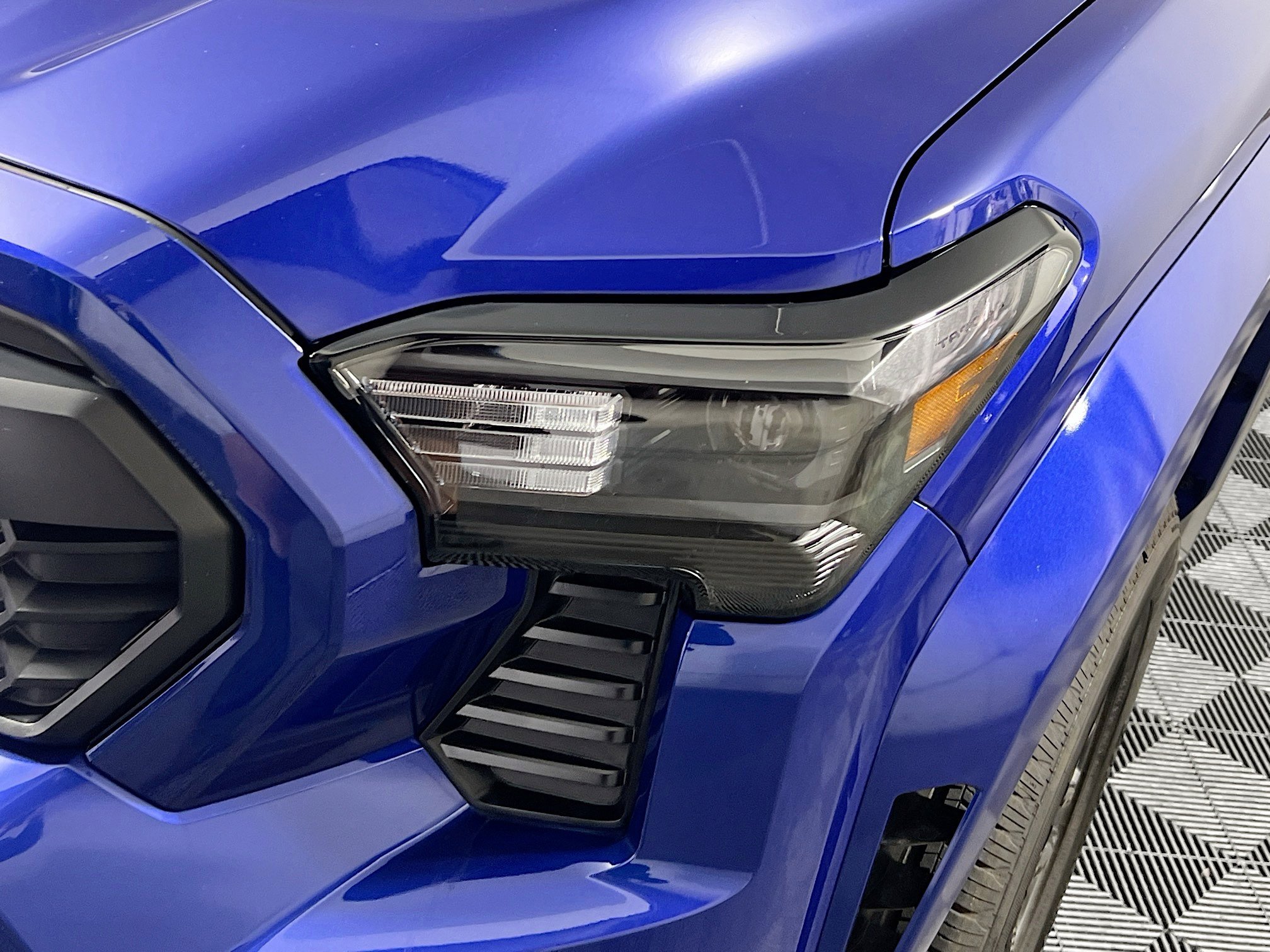 Used 2025 Toyota Tacoma TRD Sport image 11