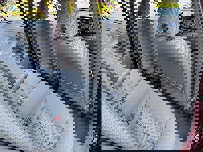 Used 2010 Honda Insight EX image 37