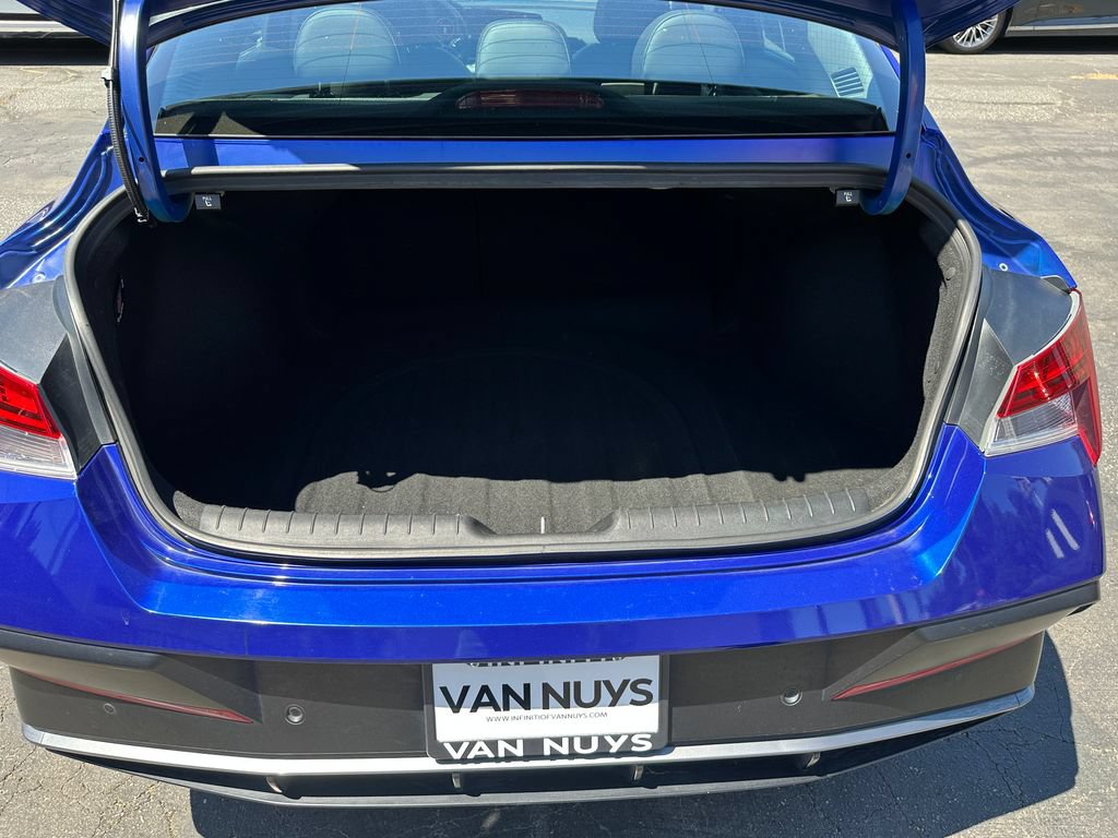 Used 2024 Hyundai Elantra Limited FWD image 21