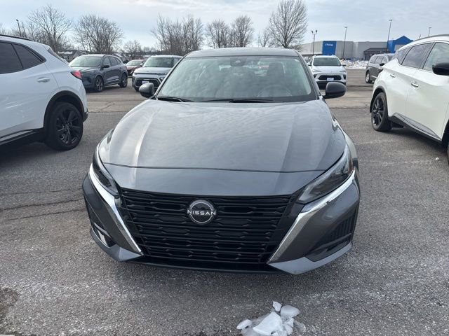Used 2024 Nissan Altima 2.5 SV FWD image 4