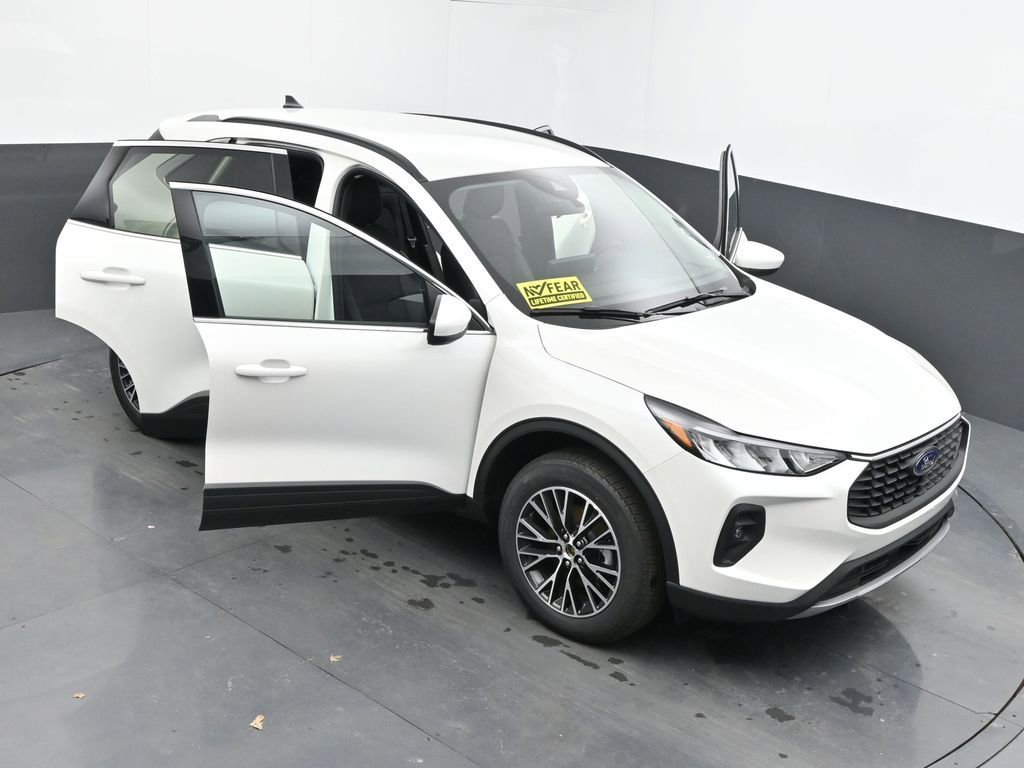 New 2026 Ford Escape SE w/ Class II Trailer Tow Package image 60