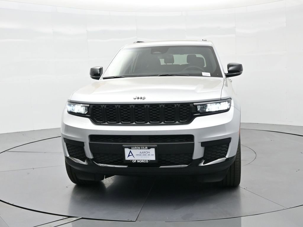 New 2025 Jeep Grand Cherokee L Altitude image 3