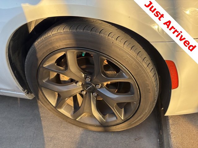 Used 2022 Chrysler 300 Touring L image 7